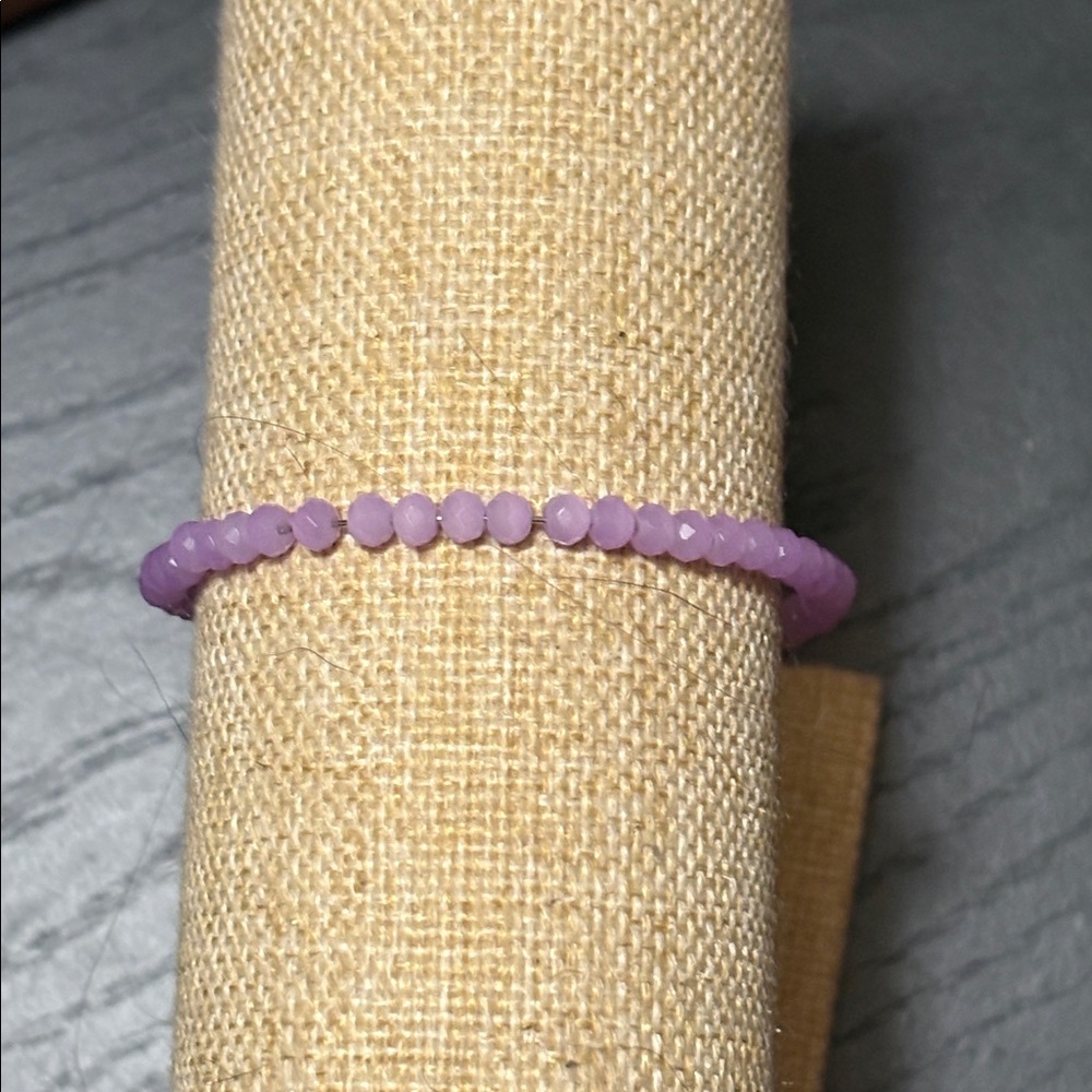 Handcrafted memory wire beaded bracelet - Picture 5 of 7